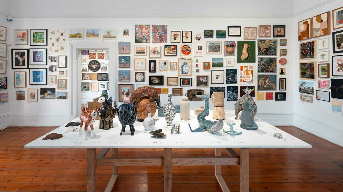 Various artists, Linden postcard show 2025, exhibition view. Courtesy of Linden New Art