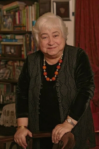 Matilda Koen Sarano, autrice di "Storie di Giochà". Ha continuato ben oltre la trascrizione di racconti orali, inserendo nuovi racconti, nella lingua giudeo-spagnola adattata ai nostri tempi