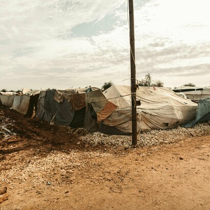 Construcciones precarias en un campo de refugiados