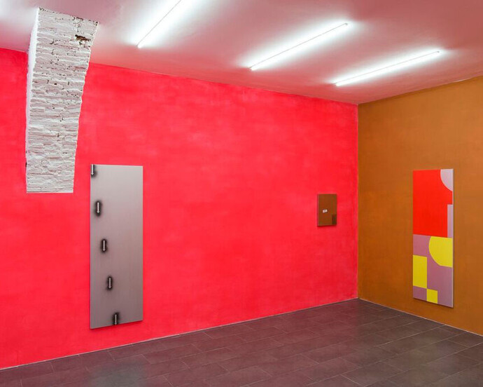 Nick Oberthaler featuring Nico Vascellari, Exhibition view. Courtesy of Galerie Emanuel Layr