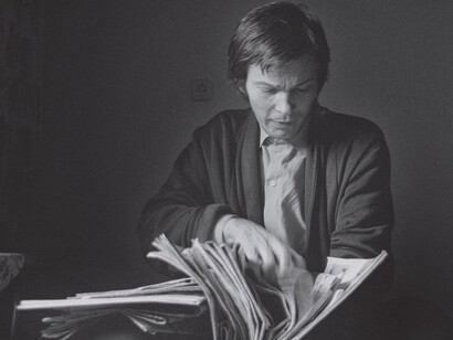 Jerzy Ludwiński in his studio. Courtesy of Wroclaw Contemporary Museum