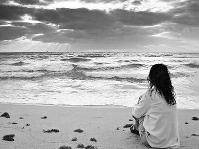 Chi non è in grado di rendersi conto del contrasto di stimoli cui è assoggettato, difficilmente riuscirà a scavalcare il contesto che lo genera