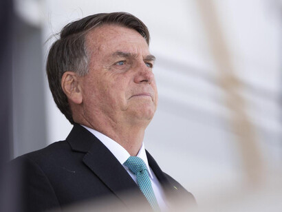 Jair Bolsonaro es un militar retirado y político brasileño, que se desempeña como el 38º presidente de Brasil desde el 1 de enero de 2019