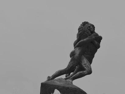 El Monumento a los enamorados es un homenaje a la leyenda de la Peña de los Enamorados ubicado en Málaga, España