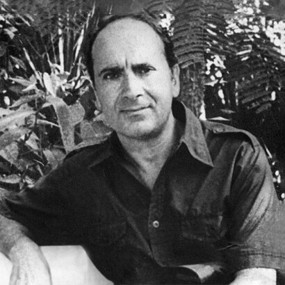 En la escritura de Puig, el melodrama y el cliché no aparecen como fallas estéticas, sino como lenguajes compartidos que habilitan la identificación del lector