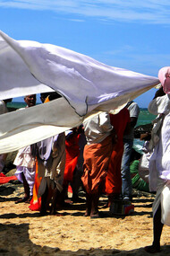 Sunworshippers © icultist on Flickr.com