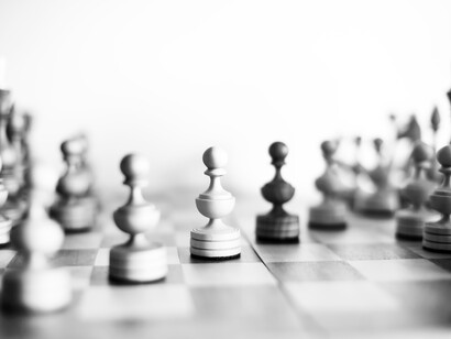 El ajedrez es un juego solitario, con un testimonio que te acucia de frente