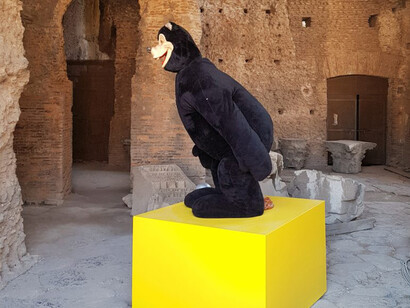 Paul McCarthy. Bear Sculpture