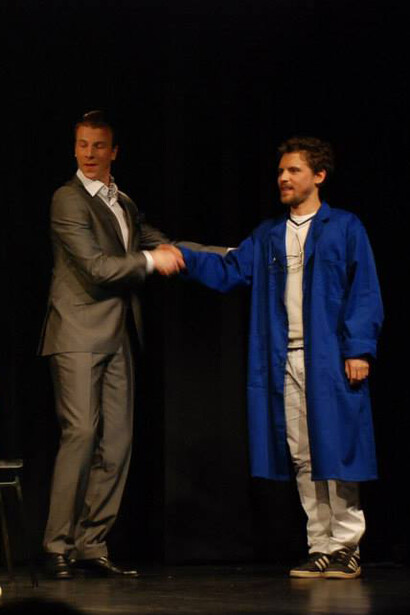 Mihailo (Jovan Krivokapić) and Mili/Van Nistelvan ( Petar Novaković)