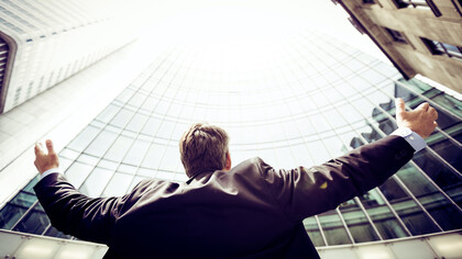 Échec. On considère souvent l’échec comme quelque chose qu’il serait préférable d’éviter, sans voir que la plupart des réussites sont produites par les échecs du passé, Charles Pépin
