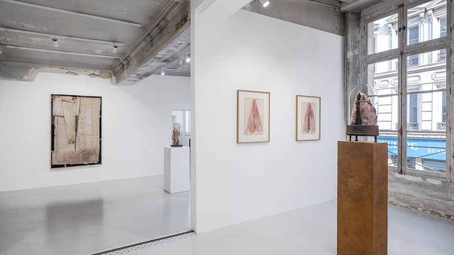 Berlinde De Bruyckere, Need, vue de l'exposition. Avec l'aimable autorisation de la Galleria Continua