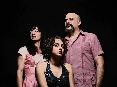 Miramar (Laura Ann Singh, Rei Alvarez y Marlysses Simmon-Argandoña)