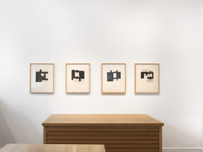 Eduardo Chillida, Estampes choisies, vue d'exposition. Avec l'aimable autorisation de la Galerie Lelong