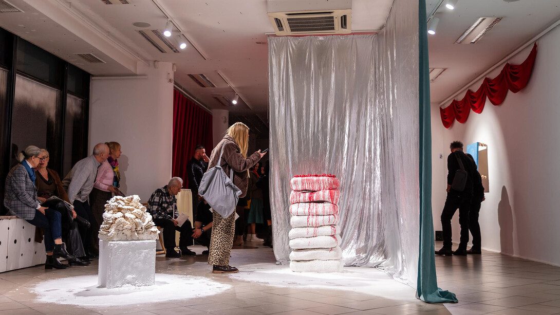 Karolina Konopka, To the end of tears, exhibition view. Courtesy of Galeria Bielska BWA 