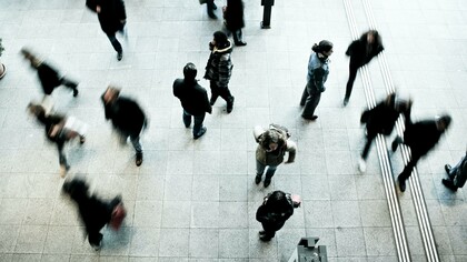 Persone in un aeroporto