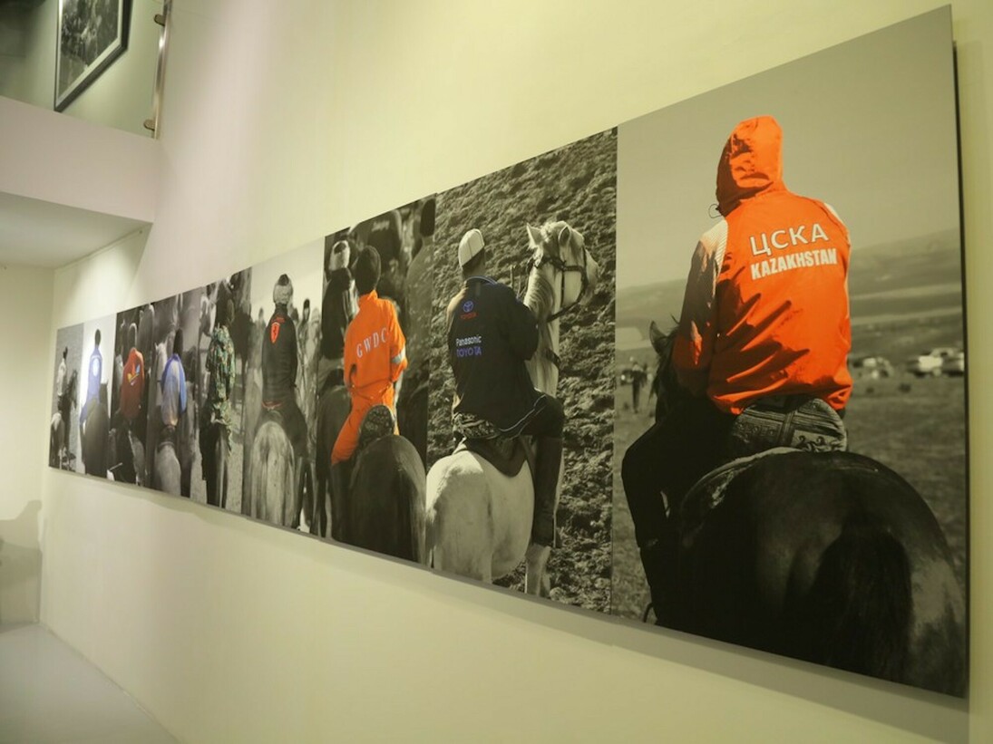 Said Atabekov 66 Lbs, Exhibition view. Courtesy of Andakulova Gallery