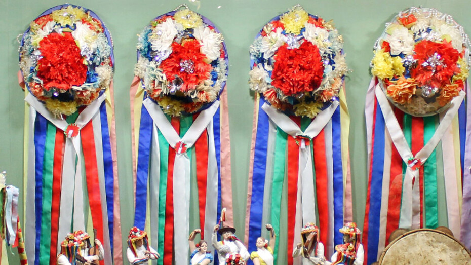 Fiestas y folclore, Exhibition view. Courtesy of Museo Unicaja de Artes y Costumbres Populares