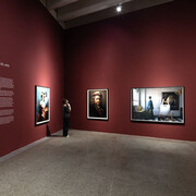 Yasumasa Morimura, Autorretratos a través de la historia del arte, vista de exhibición. Cortesía de MUSAC