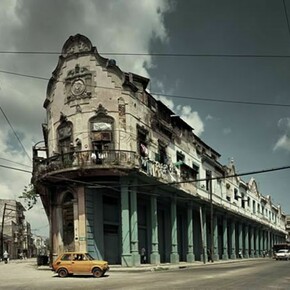 Yellow Car, Havana, 2010 © Michael Eastman. Courtesy Michael Hoppen Gallery