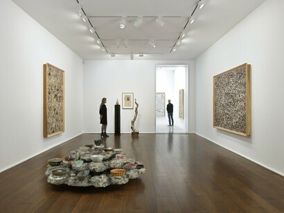 Mike Kelley. Memory Ware, Exhibition view. Courtesy of Hauser & Wirth
