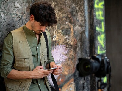 In tali periodi la verità diventa un terreno di battaglia, dove i fatti vengono selezionati, alterati o omessi e diventa difficile per i cittadini distinguere tra realtà e narrazione costruita