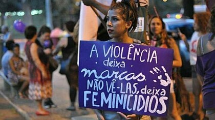 Este artigo é um grito. Um grito de revolta, de repulsa, de dor. Um grito que acolhe quem já perdeu alguém por feminicídio. Um grito que reconhece que, sim, você está sozinha. Que a segurança pública não irá protegê-la. Que o Estado não irá protegê-la. Que seus amigos e familiares, muitas vezes, não farão nada. E que, dependendo do caso, seus dias estão contados