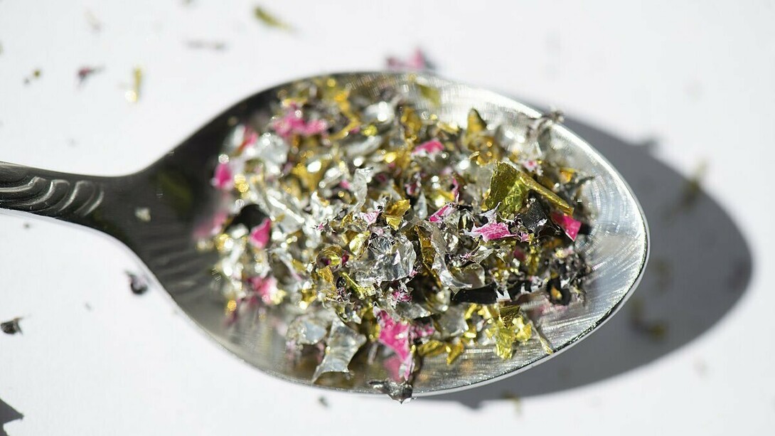 A spoonful of microplastics: tiny particles that increasingly enter our bodies through everyday products, raising concerns about health risks