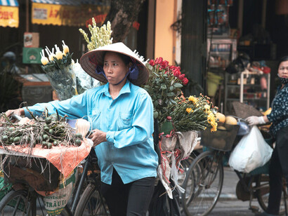 Offertes, vendues ou simplement admirées, ces fleurs prolongent une tradition où les prénoms, comme ceux de Kim Chi et de ses sœurs, portent en eux la trace vivante d’un héritage