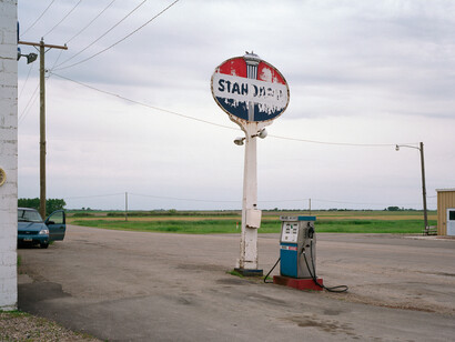 Jeff Brouws, Main Street, Antler, North Dakota, 2004, Pigment print (archival), Collection of Martin Z. Margulies, ©Jeff Brows, courtesy Robert Mann Gallery, New York