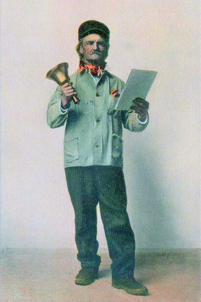 En la antigüedad los pregoneros eran personas con credibilidad frente a lo que comunicaban y quienes tenían este oficio lograban cierto estatus en la sociedad