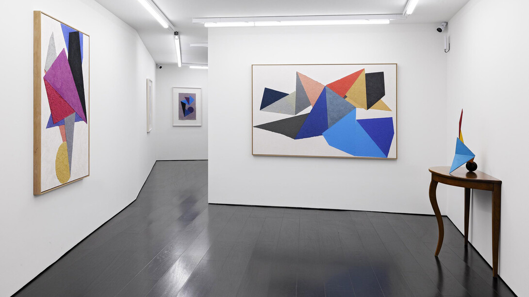 Katja Strunz, In formation, Ausstellungsansicht. Mit freundlicher genehmigung von Contemporary Fine Arts