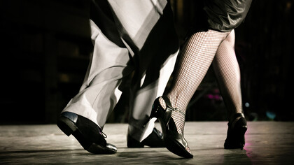 El tango es una música popular que se transformó, también, en un baile de masas, a tono con la sociedad de la que formaba parte