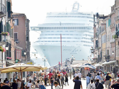 L'invasione delle navi da crociere a Venezia