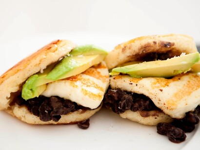 Arepas de carne y vegetales
