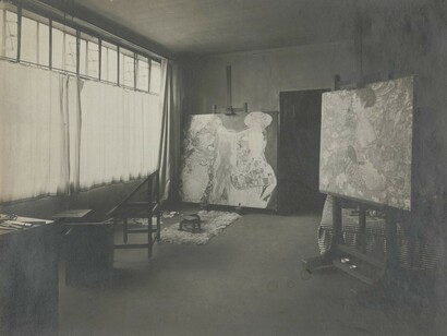 Gustav Klimts Werkstattraum in der Feldmühlgasse, fotografiert von Moriz Nähr, 1917. Mit freundlicher genehmigung des Lower Belvedere