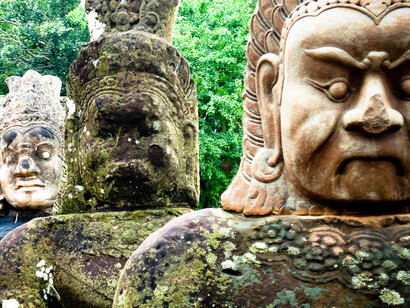 Statue di guerrieri ad Angkor Wat 