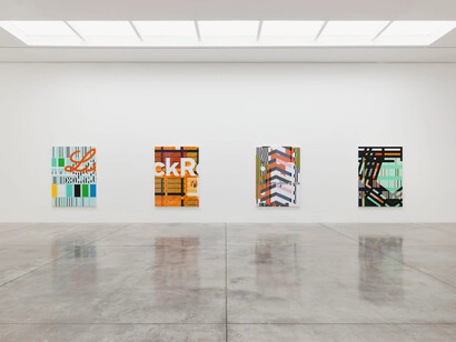 Sarah Morris, Snow leopards and skyscrapers, exhibition view. Courtesy of White Cube