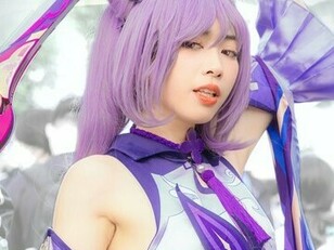 O formato possui fãs leais por todo o mundo, que têm uma apreciação tão grande pela arte que formam grandes comunidades de admiradores, conhecidos como otakus, e até mesmo fazem eventos onde comparecem fantasiados como seus personagens favoritos, conhecidos como cosplays. Mas qual é a razão para tamanha popularidade? O que os quadrinhos japoneses têm de tão interessante?