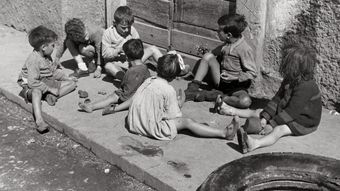 Cesare Barzacchi, Ragazzini di borgata, Roma, 1937, © Eredi Cesare Barzacchi