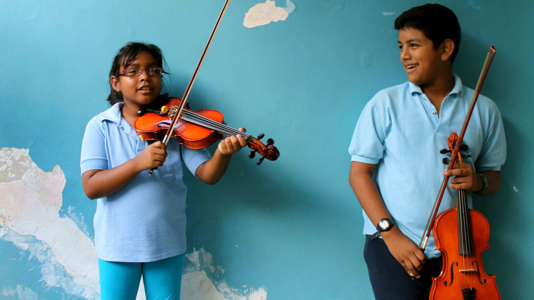 Música para potenciar la educación de los niños de Chihuahua