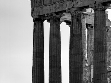 La Acrópolis de Atenas, Grecia, el espacio físico donde convivieron la democracia, la filosofía y el ideal de la polis como escuela de ciudadanía