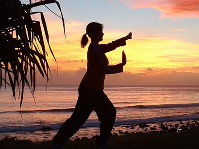 Chi kung al atardecer