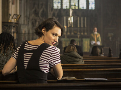 La protagonista se presenta a sí misma como una persona insolente que poca intención tiene de tomarse la vida con seriedad