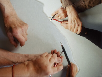 Tacita Dean and Bruce Nauman, Drawing blind drawing (film still, detail), 2026. Courtesy of both artists; Marian Goodman Gallery, New York/Paris; Frith Street Gallery, London and Konrad Fischer Galerie, Berlin © Tacita Dean © Bruce Nauman / Artists Rights Society (ARS), New York