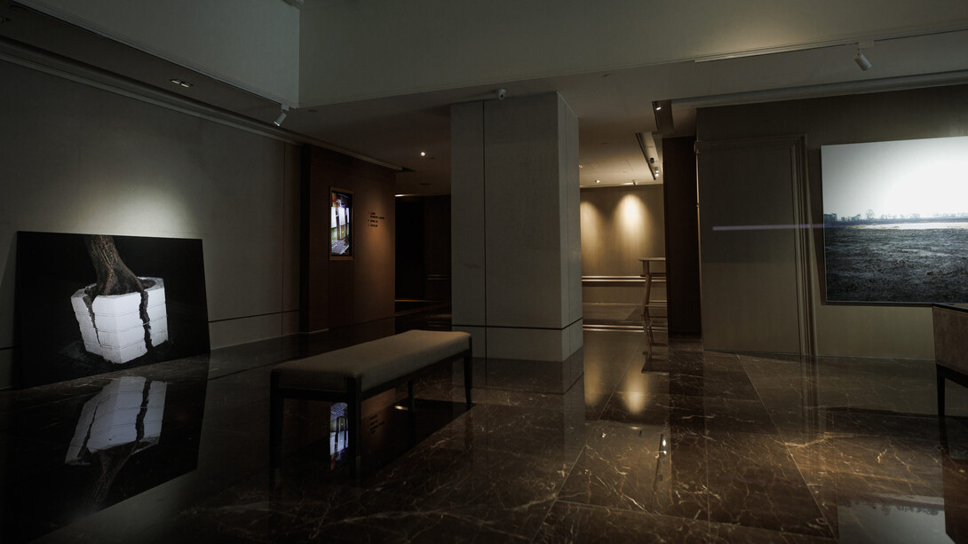Viriya Chotpanyavisut, Moving in relation, exhibition view. Courtesy of Gallery Ver