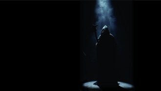 La muerte, presente en mitos, símbolos y creencias de diversas culturas, se revela como un espejo que refleja tanto el final como la transformación