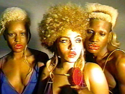 Zip'Up. Courtesy of Zipper Galeria