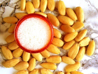 Latte di mandorla