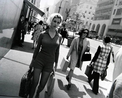 Garry Winogrand, Women are Beautifu. Courtesy of Museo de Arte Moderno