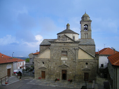 Facciata della Chiesa di Santa Maria Annunziata a Roccaverano, Asti